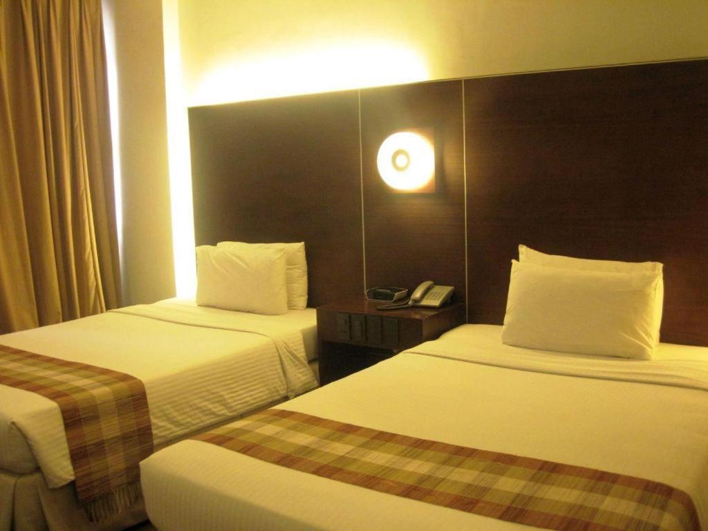 Casablanca Suites Легазпи Екстериор снимка