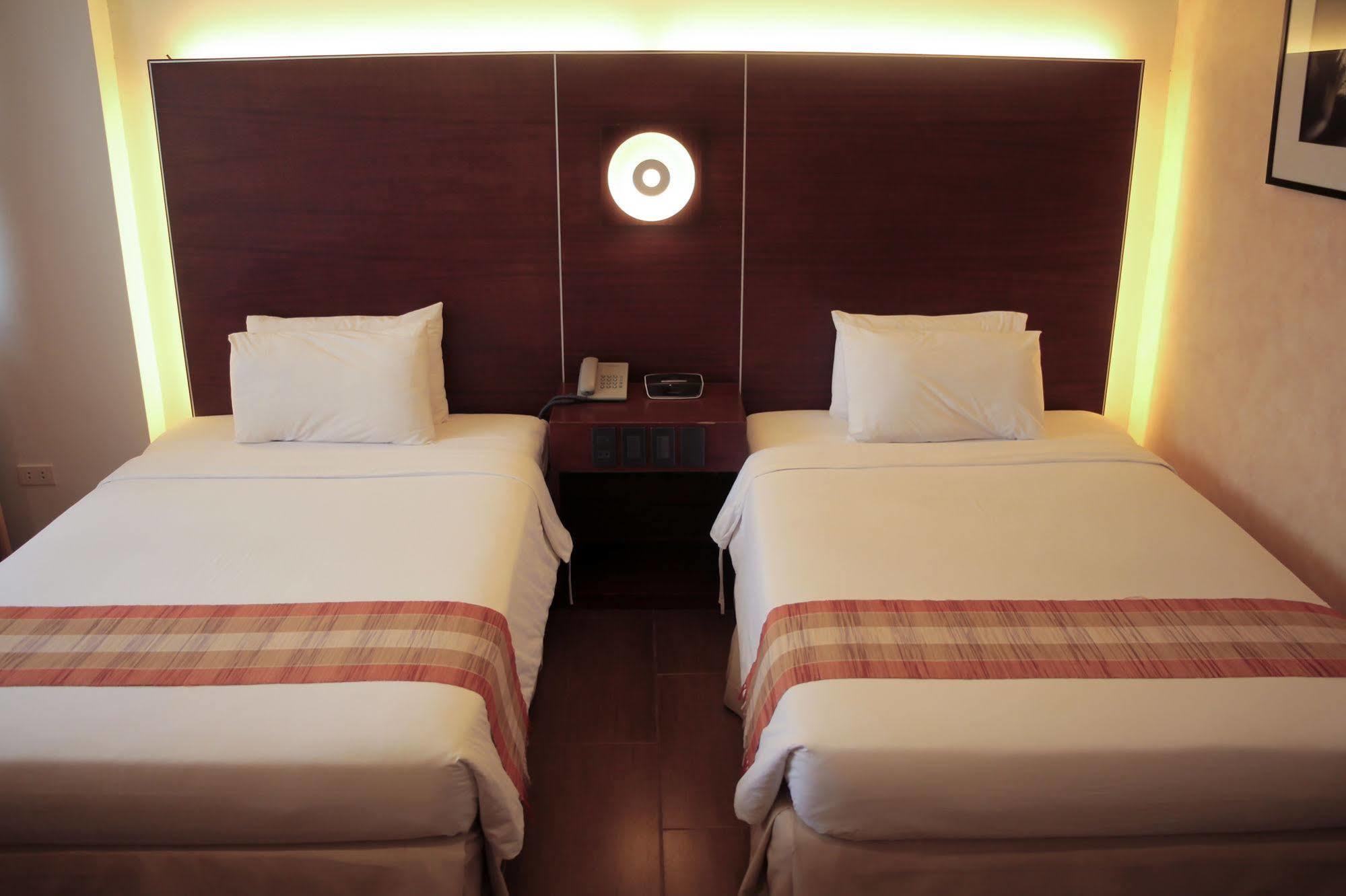 Casablanca Suites Легазпи Екстериор снимка