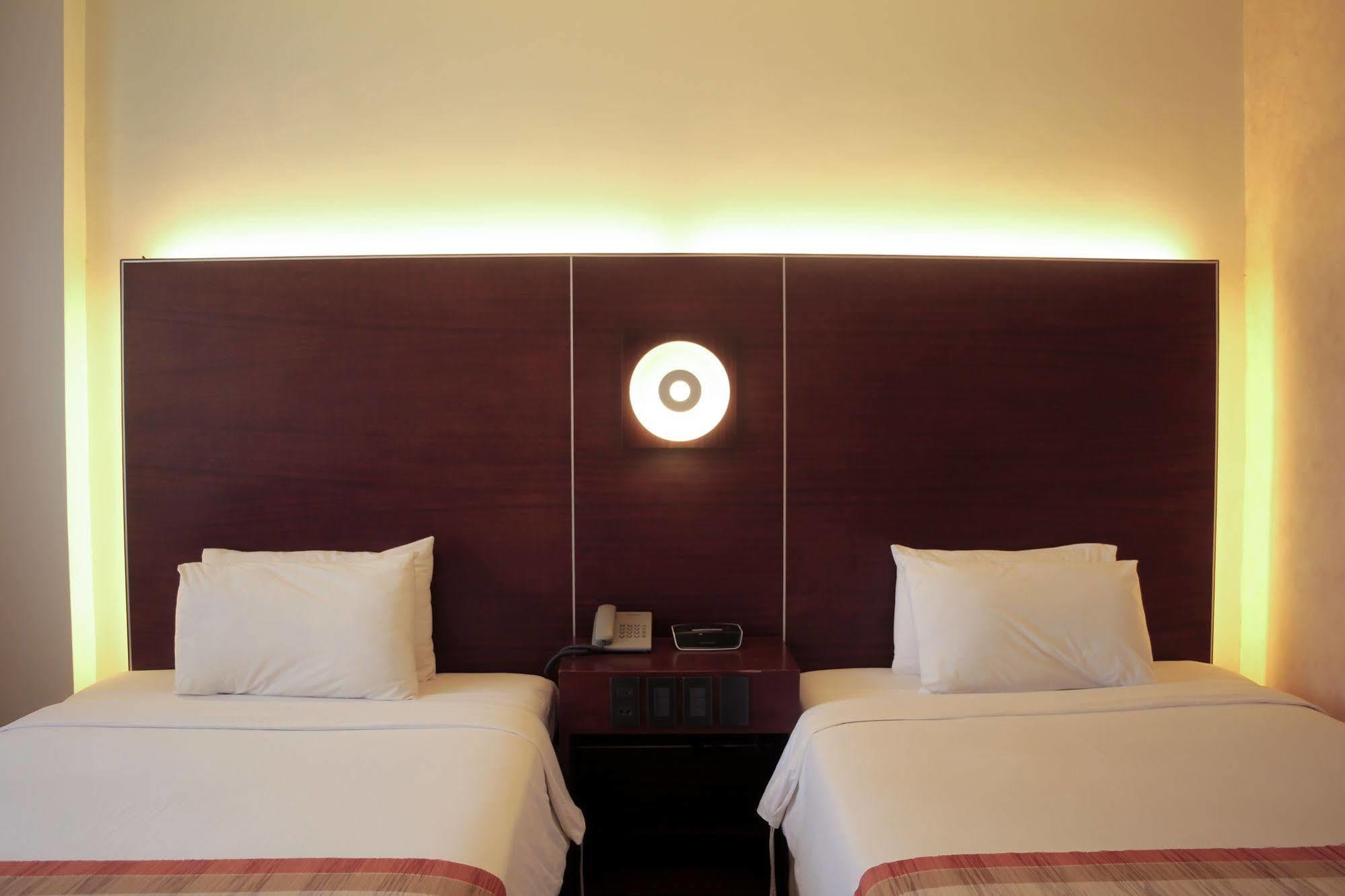Casablanca Suites Легазпи Екстериор снимка