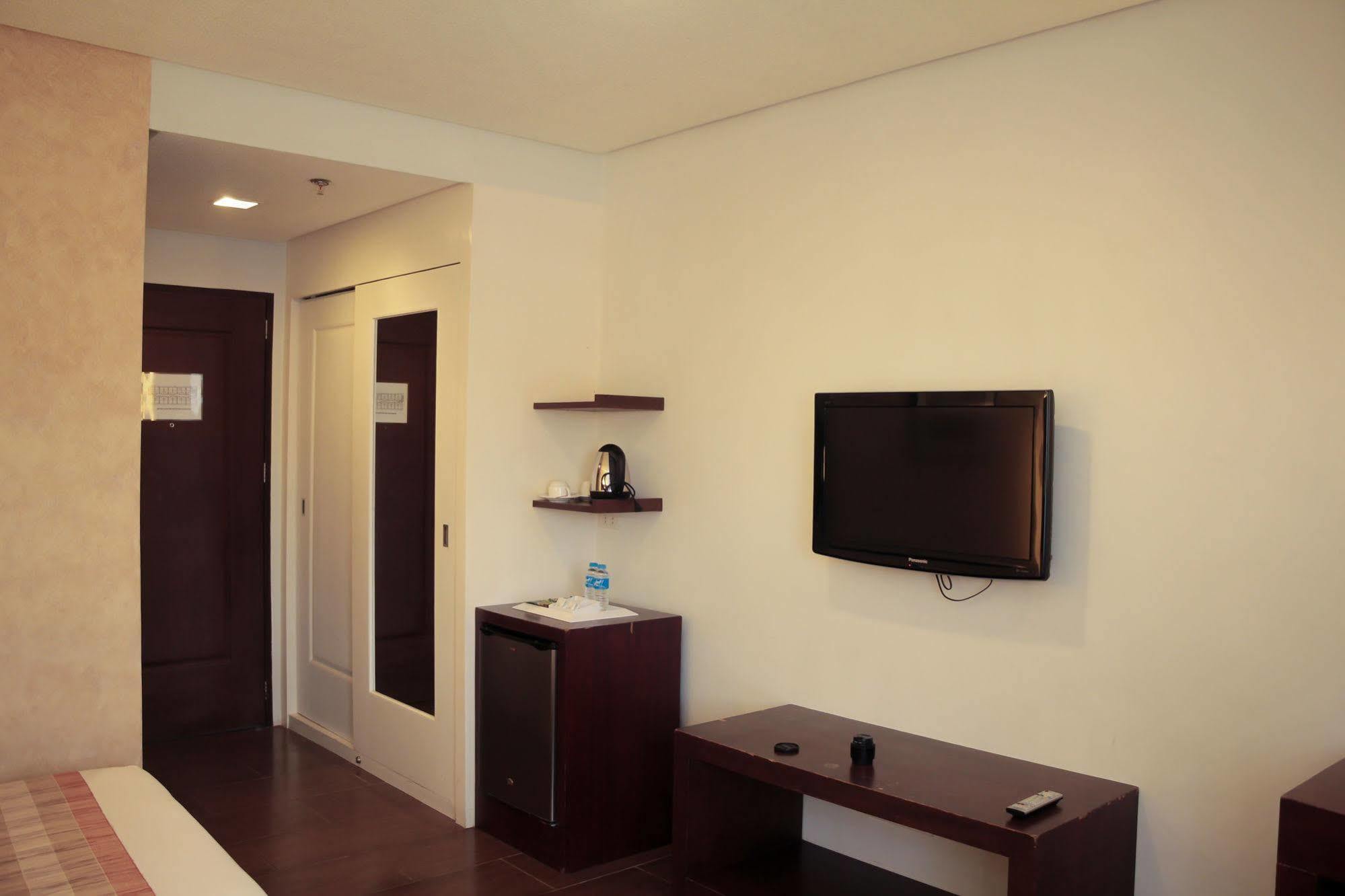 Casablanca Suites Легазпи Екстериор снимка