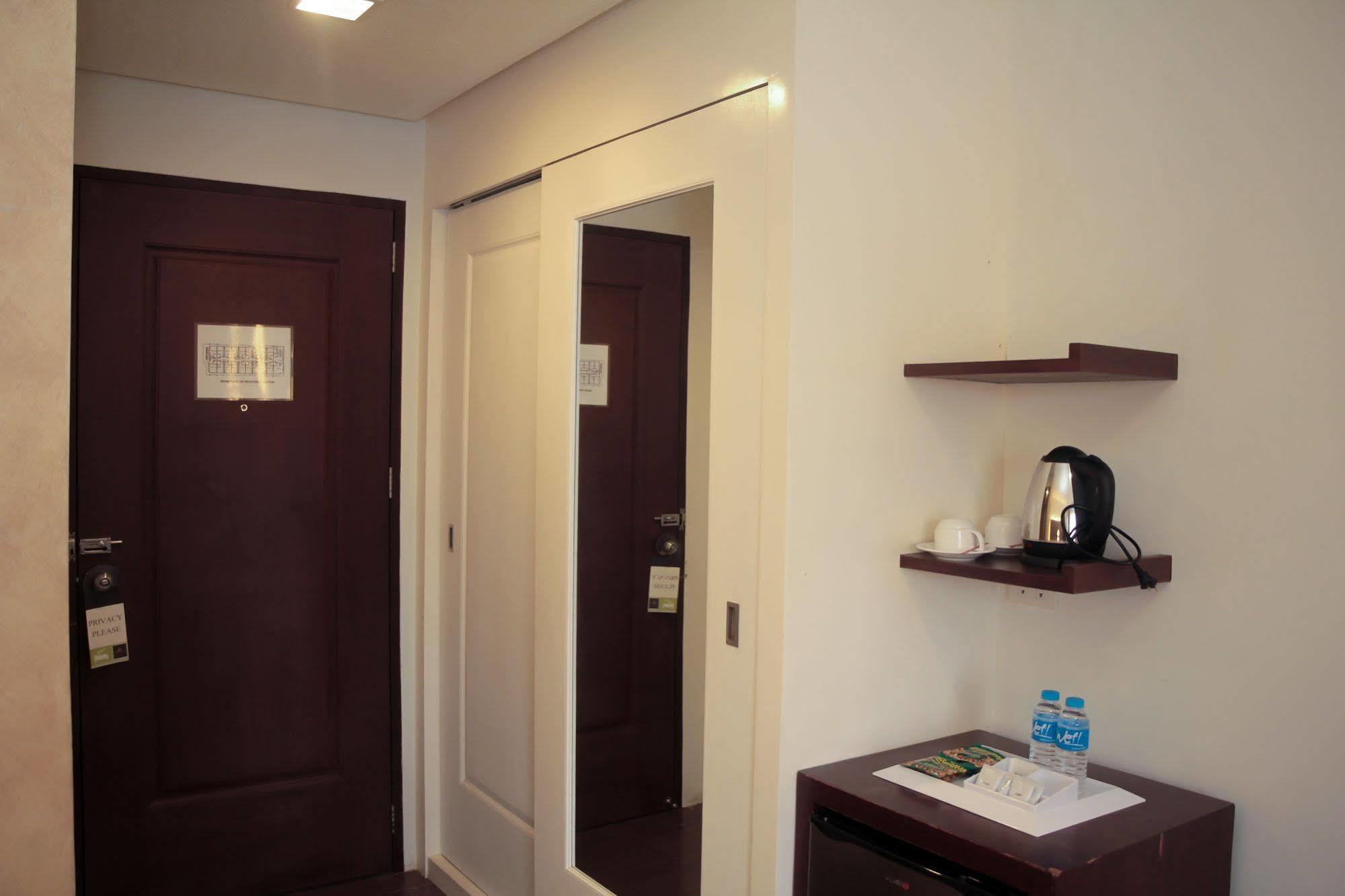 Casablanca Suites Легазпи Екстериор снимка