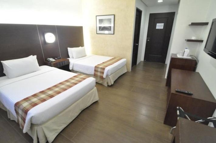 Casablanca Suites Легазпи Екстериор снимка